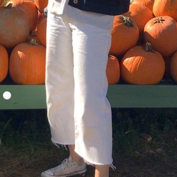 SOLD - CHEAP MONDAY White cropped 100% cotton jeans - Picture 1 of 6